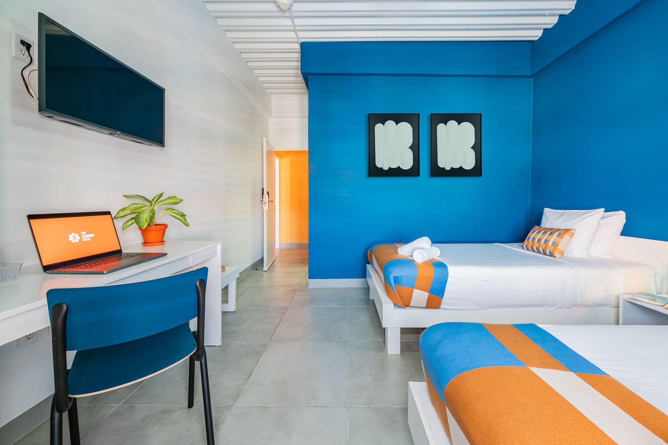 Deluxe King Double - Room.jpg
